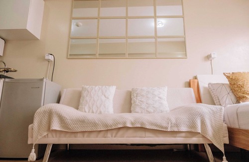 Mandurriao Condominio | Minimalist Chic City Loft
