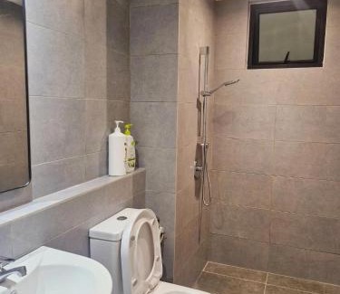 Melayu Apartamento | Minimalist Dual-Key Stay 4BR at Farlim Penang by BNB4U