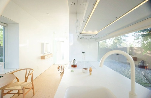 Garfield Apartamento | Minimalist Guest House Behind 1907 Historic Pyramid Cottage