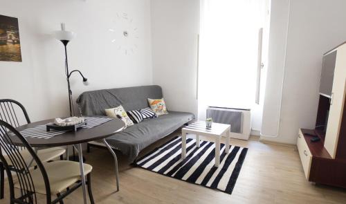 Nepszinhaz negyed Apartamento | Minion & Snoopy Apartman