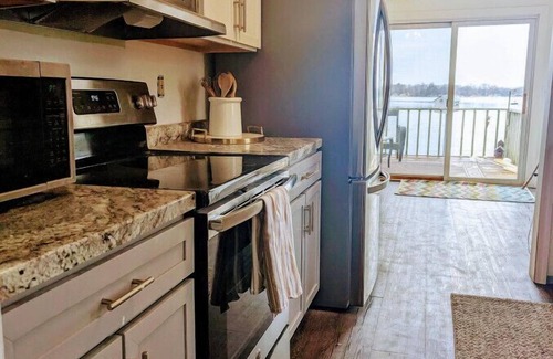 Maple Lake Cabina | Mink Lake Cabin: lakeside, peaceful, homey