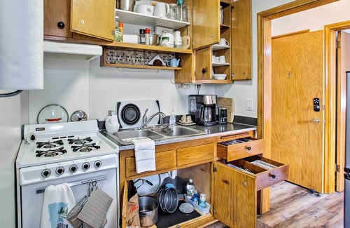 Columbia Heights Apartamento | Minneapolis Apt en parada de autobús - ¡15 minutos al centro de la ciudad!