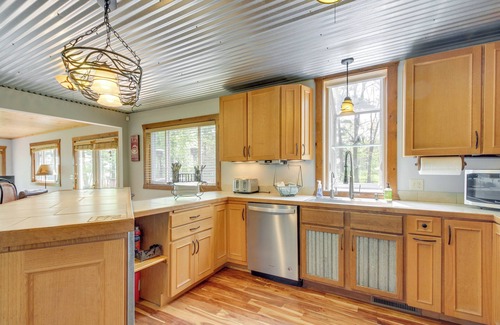 Ossipee Cabaña | Minnesota Cabin w/ Deck & Private Beach