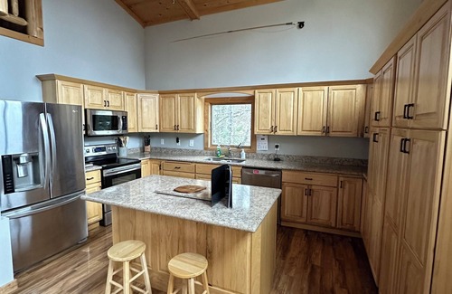 Ely Cabina | Minnesota lakefront home/cabin near Tower and Ely, close to Bear Head State Park