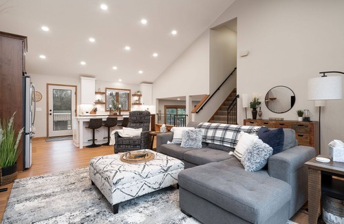 Minnetonka Casa | MINNeSTAY* Creekside Lodge | Nature |