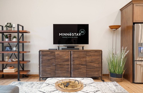 Minnetonka Casa | MINNeSTAY* Creekside Lodge | Nature |