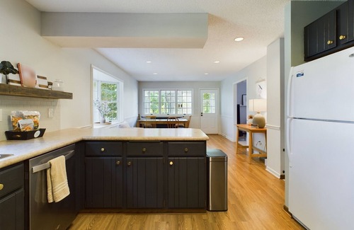 Chaska Casa | MINNeSTAY* Hazeltine Hideaway