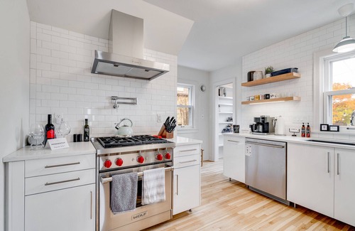 Hale Casa | MINNeSTAY* Nokomis Blue | Quiet