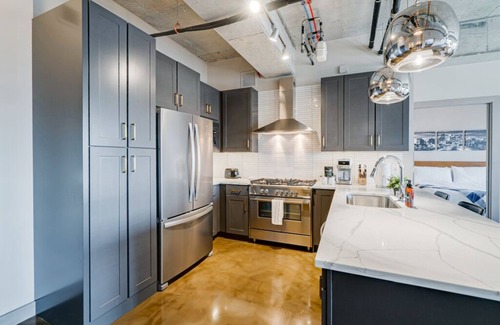 Warehouse District Apartamento | Minnestay * City Loft 75 ★ Balcón privado + Mpls Ver ★