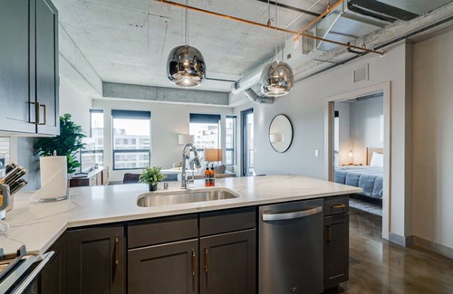 Warehouse District Apartamento | Minnestay * City Loft 75 ★ Balcón privado + Mpls Ver ★