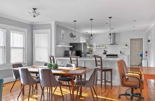 Tarrant Casa | Mins to Airport & Downtown-Beautiful Tarrant Home