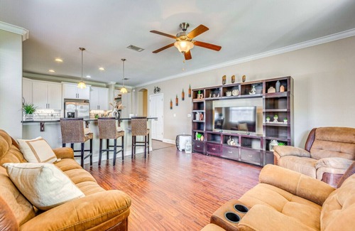 Mary Esther Apartamento | Mins to Beach Pet Friendly Private Yard WiFi