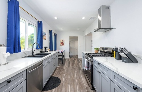 Riverview West Casa | Mins to Disney! Luxury 4BD Insta Wall & Game Room