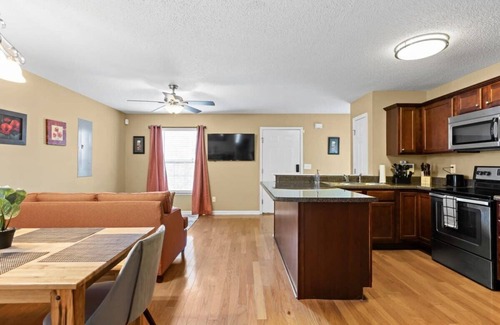 Missionary Ridge Casa | Mins to Downtown! Deck & Firepit - Elmwood Retreat
