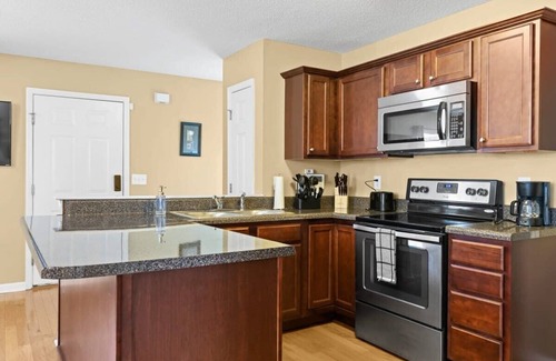 Missionary Ridge Casa | Mins to Downtown! Deck & Firepit - Elmwood Retreat