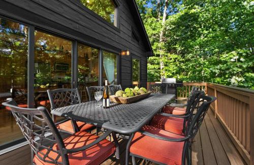 Franklin Casa | Mins To Highlands Hot Tub, Fire Pit, Game Room