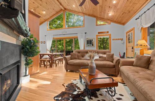 Franklin Casa | Mins To Highlands Hot Tub, Fire Pit, Game Room
