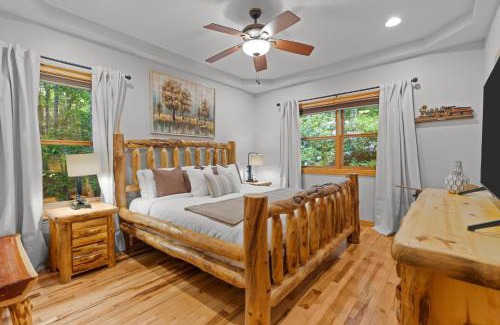 Franklin Casa | Mins To Highlands Hot Tub, Fire Pit, Game Room
