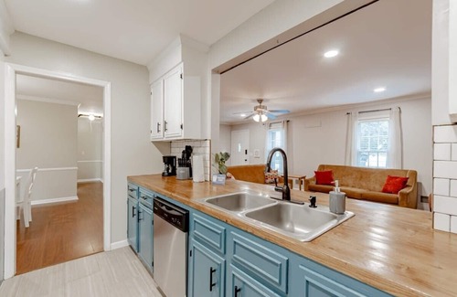 Irmo Casa | Mins to Lake Murray & Downtown - The Settle-Inn