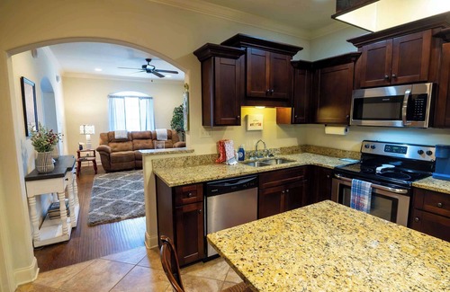 Oxford Casa | Mins to Ole Miss~Private Yard~Communal Pool~Grill