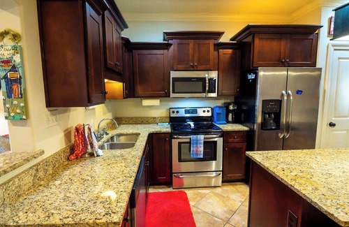 Oxford Casa | Mins to Ole Miss~Private Yard~Communal Pool~Grill