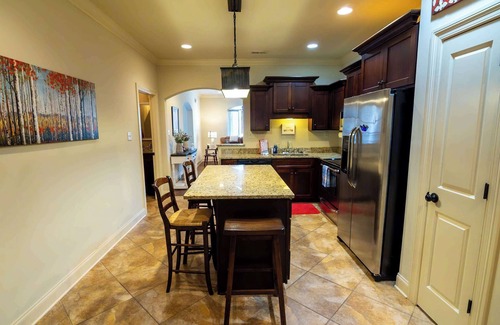 Oxford Casa | Mins to Ole Miss~Private Yard~Communal Pool~Grill