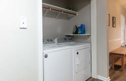Wayne Casa | Mins to Park River Downtown Chapel Hill Charmer
