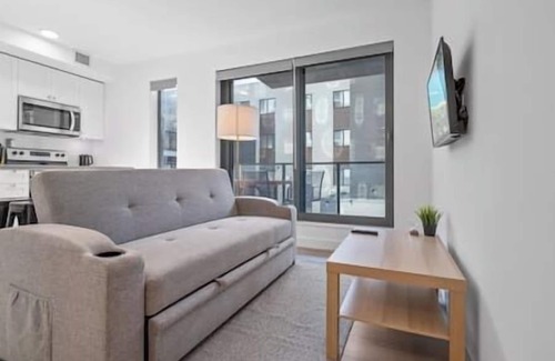 Crescent Heights Apartamento | Mins to Saddledome | Rooftop Patio | Sofa Bed