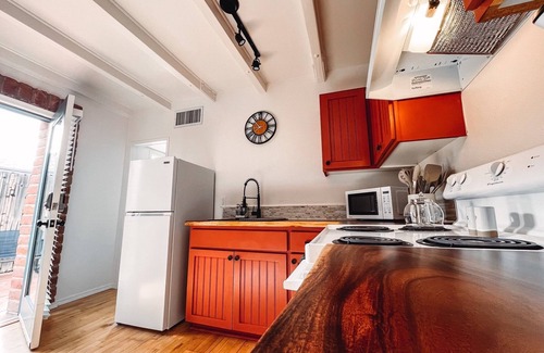 West University Apartamento | Mins to UA, 4th, Downtown