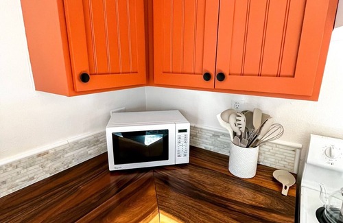 West University Apartamento | Mins to UA, 4th, Downtown