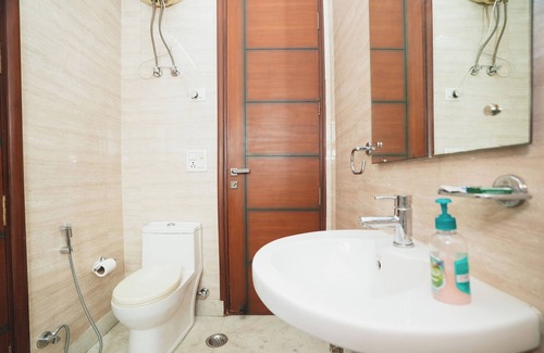 Chittaranjan Hotel | Mintstar Apartment And Suites, Chittaranjan Park
