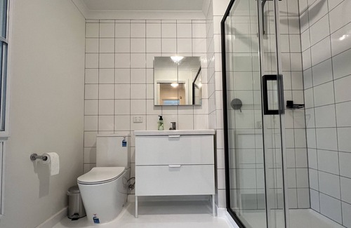 Templestowe Lower Casa | Minutes away from local shopping district and the Westfield Doncaster