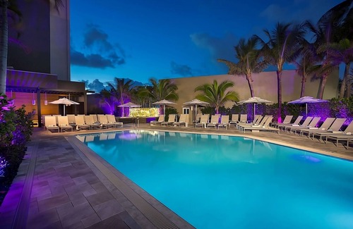 East Fort Lauderdale Hotel | Minutes Away from Riverwalk Fort Lauderdale! 4 Contemporary Rooms w/ Ocean Views