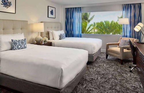 East Fort Lauderdale Hotel | Minutes Away from Riverwalk Fort Lauderdale! 3 Contemporary Suites w/ Park View!
