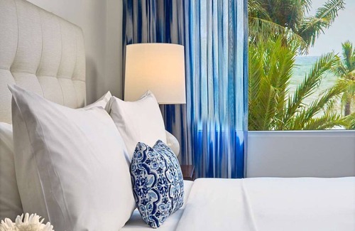 East Fort Lauderdale Hotel | Minutes Away from Riverwalk Fort Lauderdale! 4 Contemporary Suites w/ Park View!