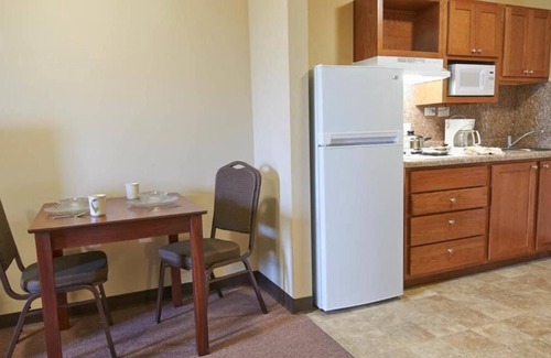 Pleasanton Casa | Minutes Away from Longhorn Museum! 4 Units w/ Full Kitchens & Free Parking!