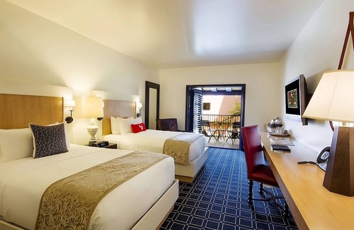 San Jose Hotel | Minutes Away from Winchester Mystery House! Modern Units w/ Valet Parking!