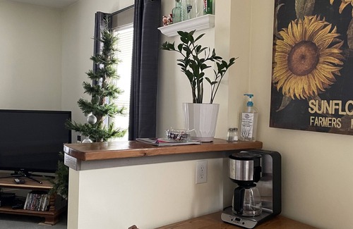 Moline Apartamento | Minutes from anywhere