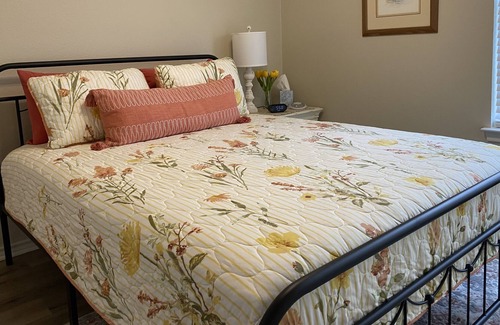 Aubrey Casa | Minutes from Area Wedding Venues & Walking Distance to Historic Downtown Aubrey