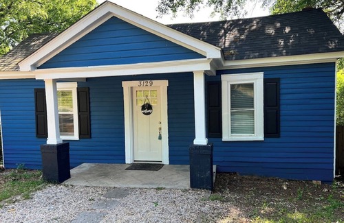 Earlewood Casa | Minutes From Downtown, King, Pets, Fenced Yard