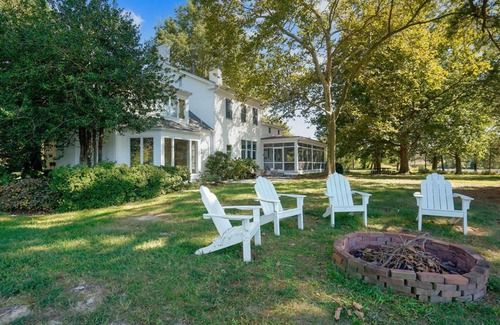 Royal Oak Casa | Minutes from Downtown Easton and St. Michaels | Kayaks | Pool | Private Dock