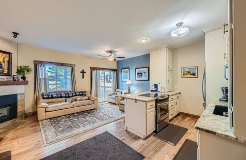 Summit Cove Condominio | Minutes From Fun-come Relax And Have A Blast! Flexible Cancellation 1 Bedroom Condo by RedAwning