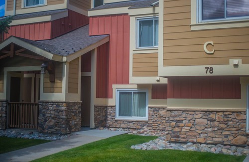 Summit Cove Condominio | Minutes From Fun-come Relax And Have A Blast! Flexible Cancellation 1 Bedroom Condo by RedAwning