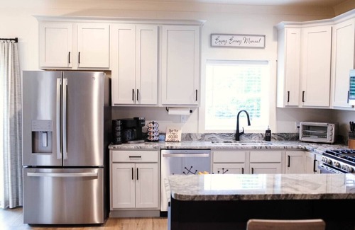 Sevierville Casa | Minutes From Gatlinburg, Pigeon Forge, Game Room!