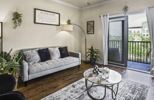 Deerwood Apartamento | Minutes from Mayo Clinic w/pool, gym and games