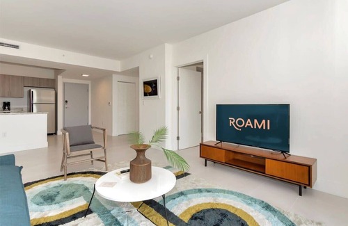 Coral Way Casa | Minutes from Miracle Mile | Roami at Grove 27