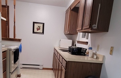 North Tonawanda Apartamento | Minutes from Niagara Falls state park, Air Base, Shopping Centers, Universities!