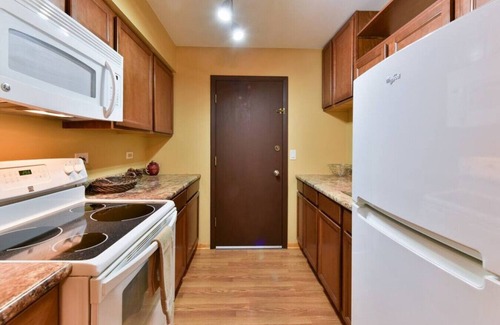 O'Hare Apartamento | Minutes from Rosemont | 500+ Mbps | Parking