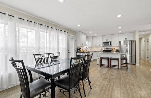 Ozark Casa | Minutes from Ozark's favorites
