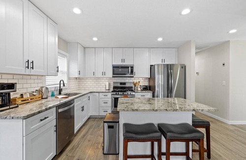 Ozark Casa | Minutes from Ozark's favorites